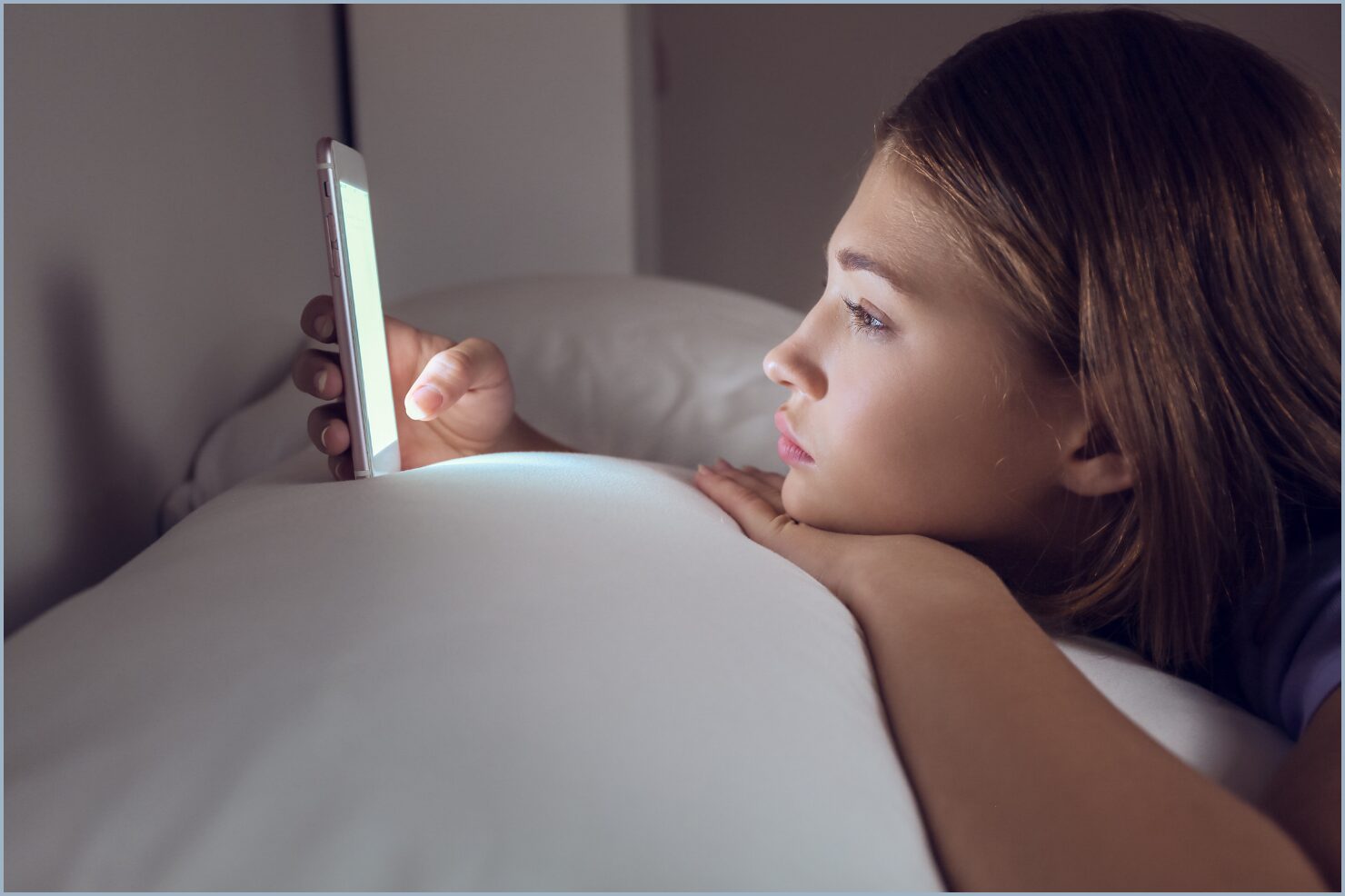 Dipendenza da social network: come uscire dallo scrolling infinito. Siamo davvero felici quando riceviamo un like?